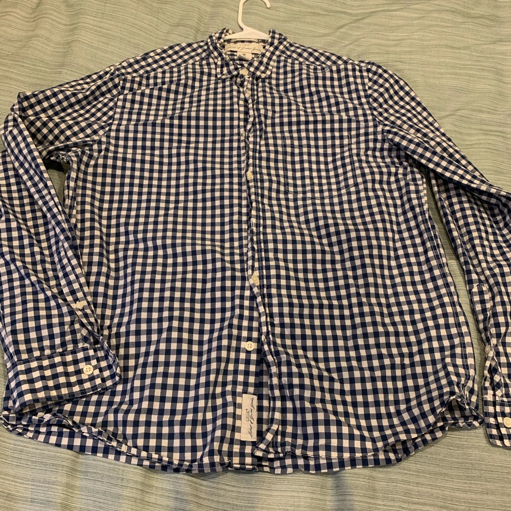 Men’s checkered button down